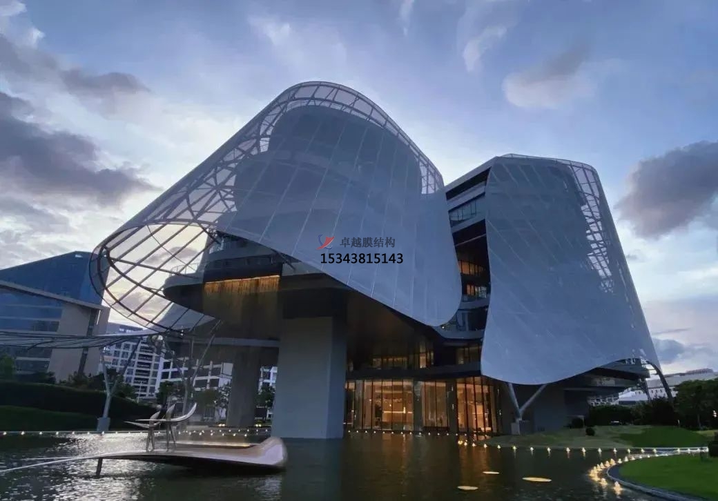 優(yōu)雅而懸浮，PTFE膜結構外立面建筑